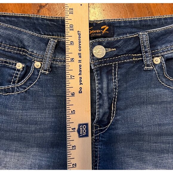 Seven7 women's denim short size 12 embellished back pockets - Picture 8 of 9